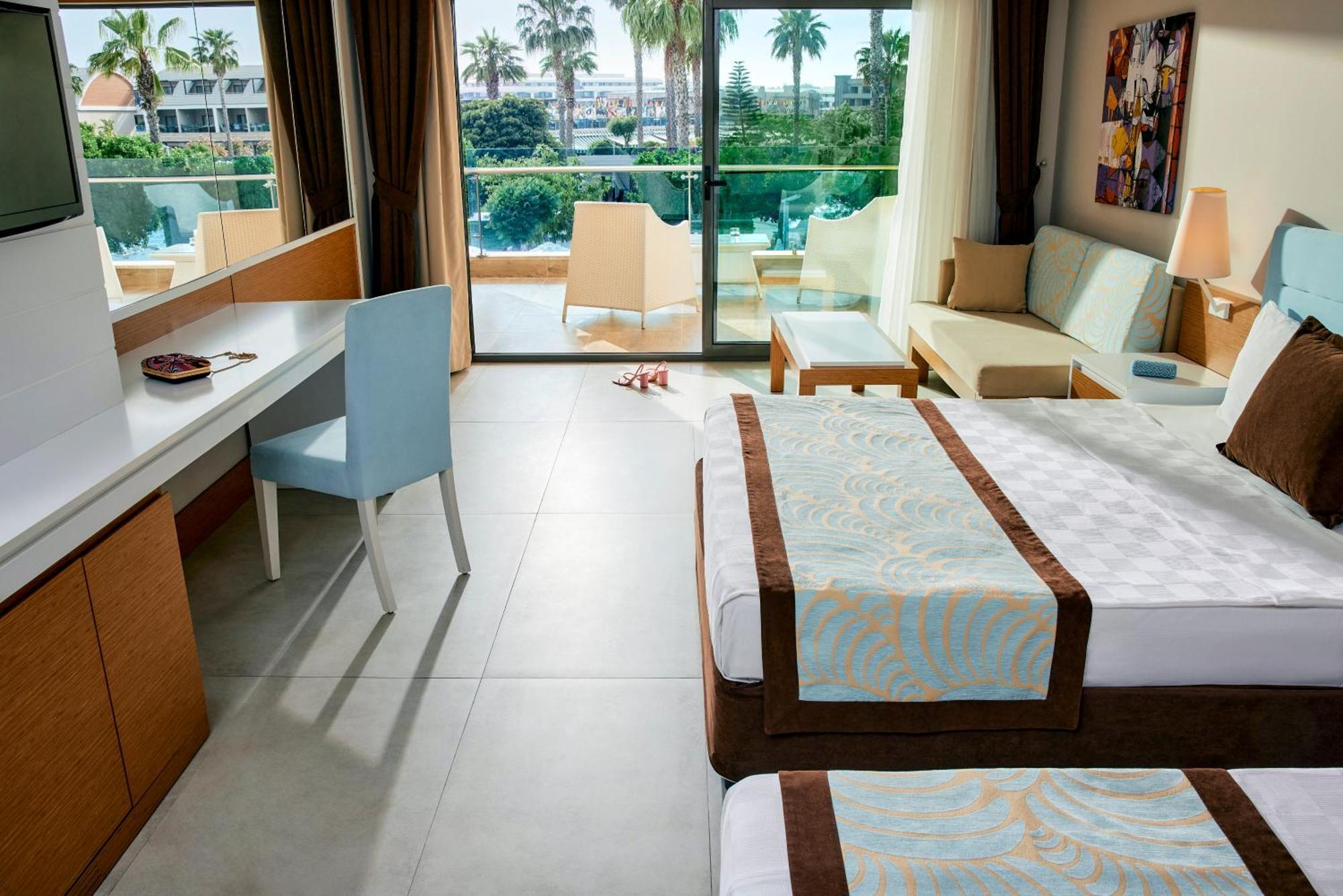 Deluxe Double or Twin Room Pool View,1551891928:JPEG