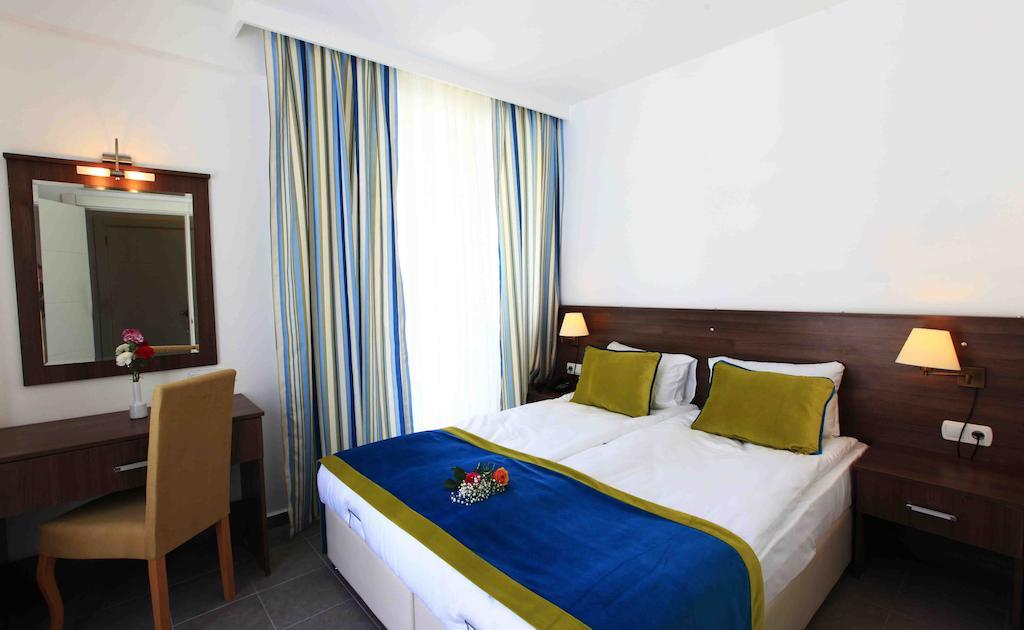 Standart Oda - Balkonlu, Kara Manzaralı
