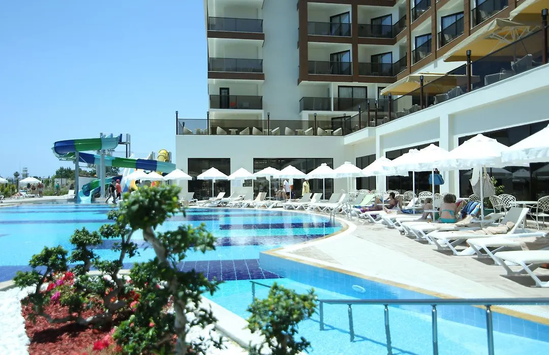 Glamour Resort & Spa-1