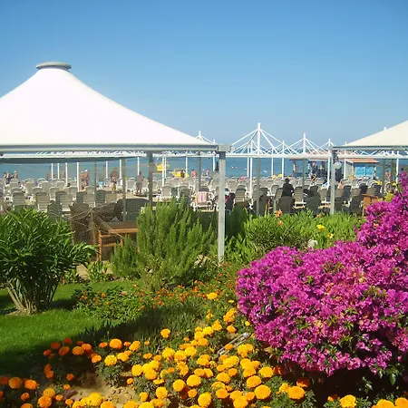 Febeach Hotel Side-3