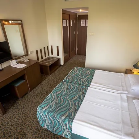 Side All Inclusive Random Rooms By Lookbookholiday-2