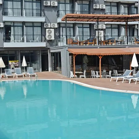 Clover Magic Park Side Hotel-3