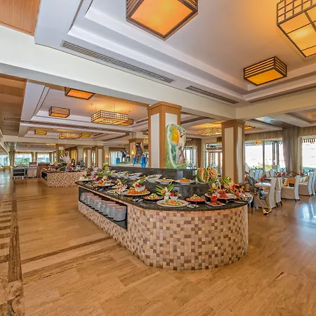 Royal Atlantis Spa & Resort-3