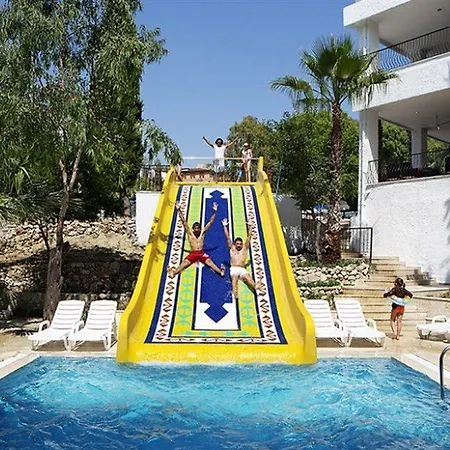 Larissa Beach Club-3