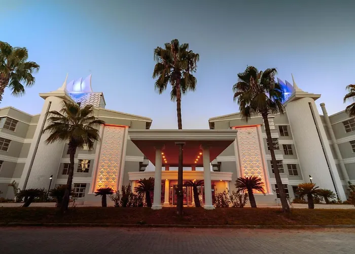 Royal Atlantis Beach
