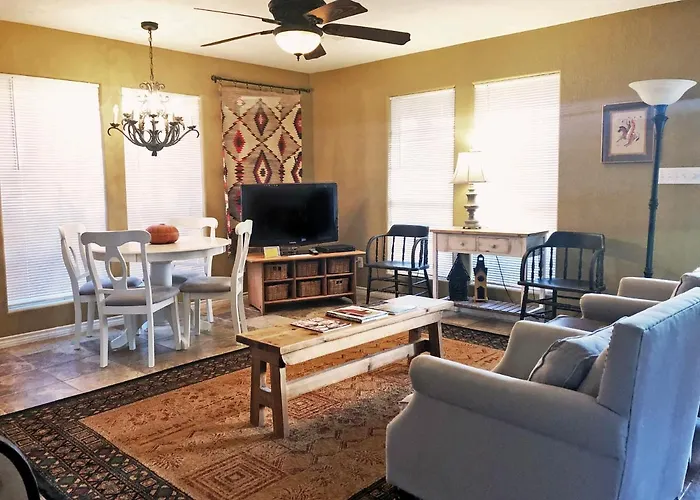 Best Hotels in Burton TX for Relaxing Getaways