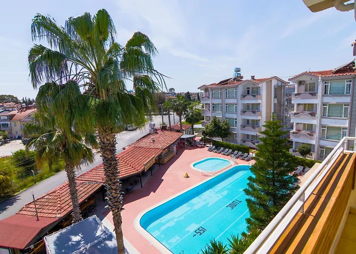 New Garden Luna Side Apart Hotel