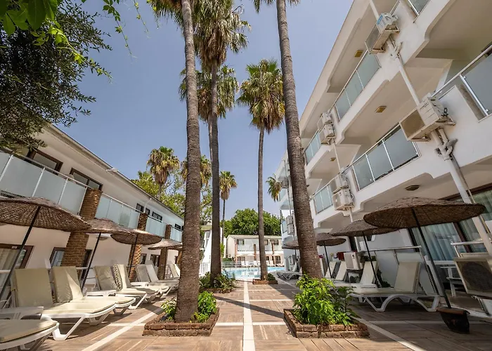 Tropic Beach Club & Resort -