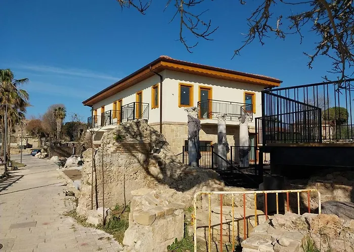 Beach House Hotel