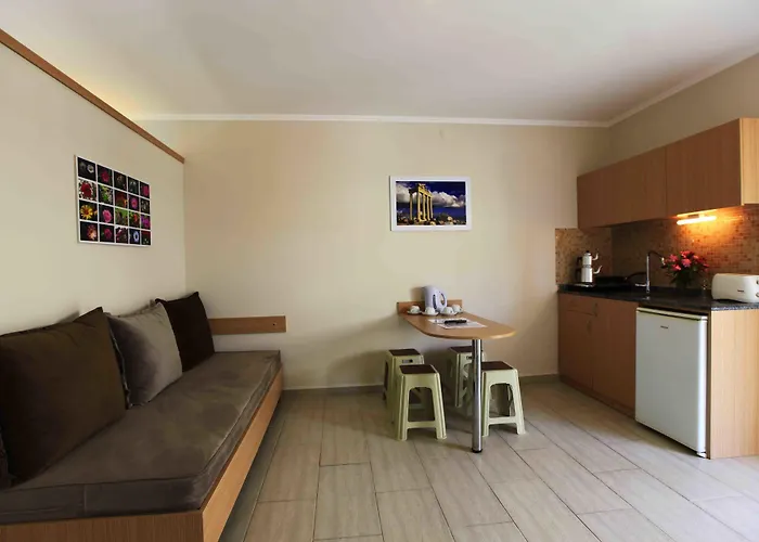 Sun City Apartments & Hotel